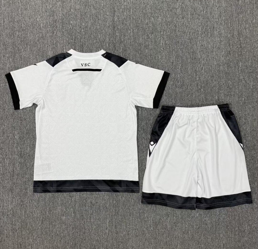 Conjunto infantil Vitória Guimarães Local branca 25/26
