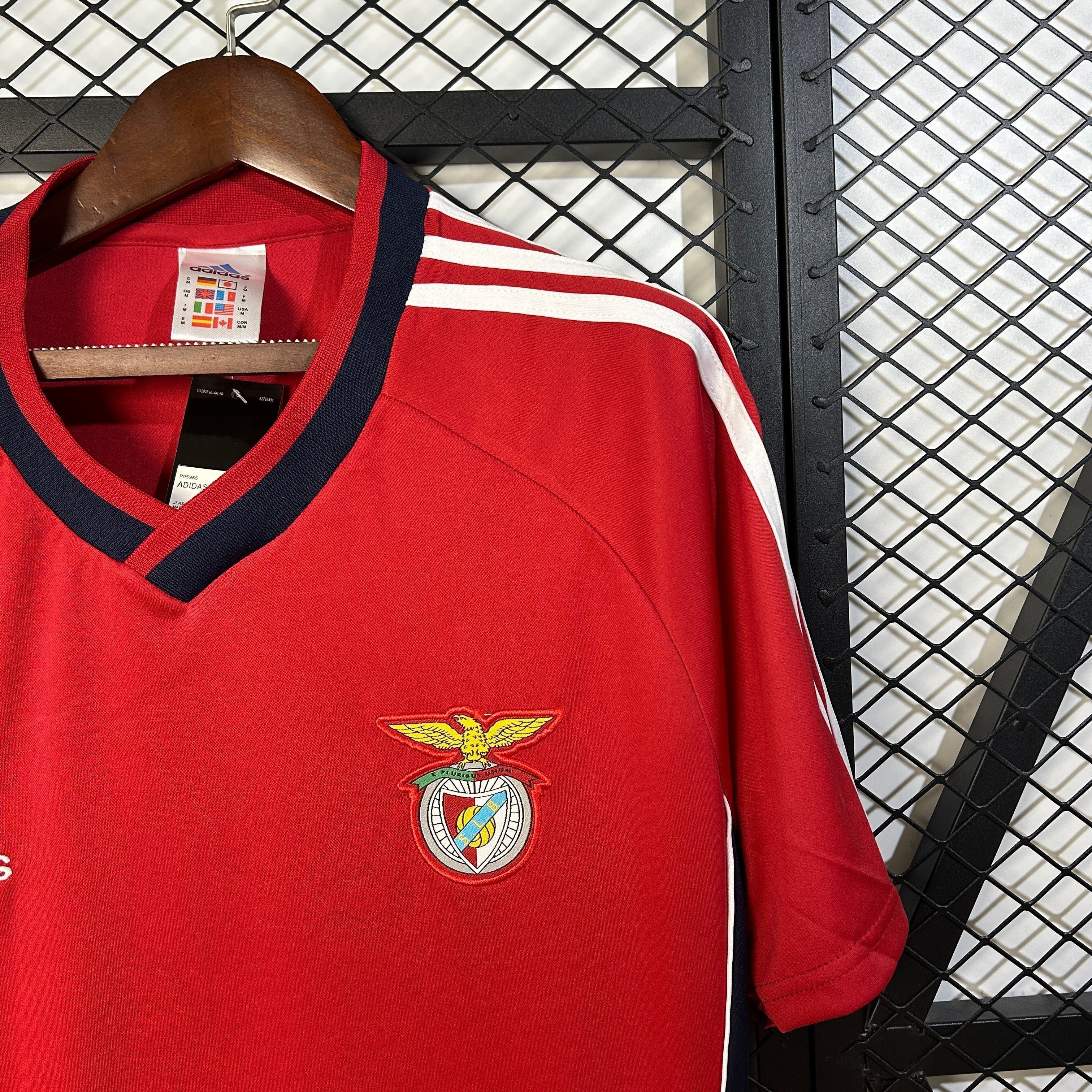 Camisola retro vermelha Local 99/2000