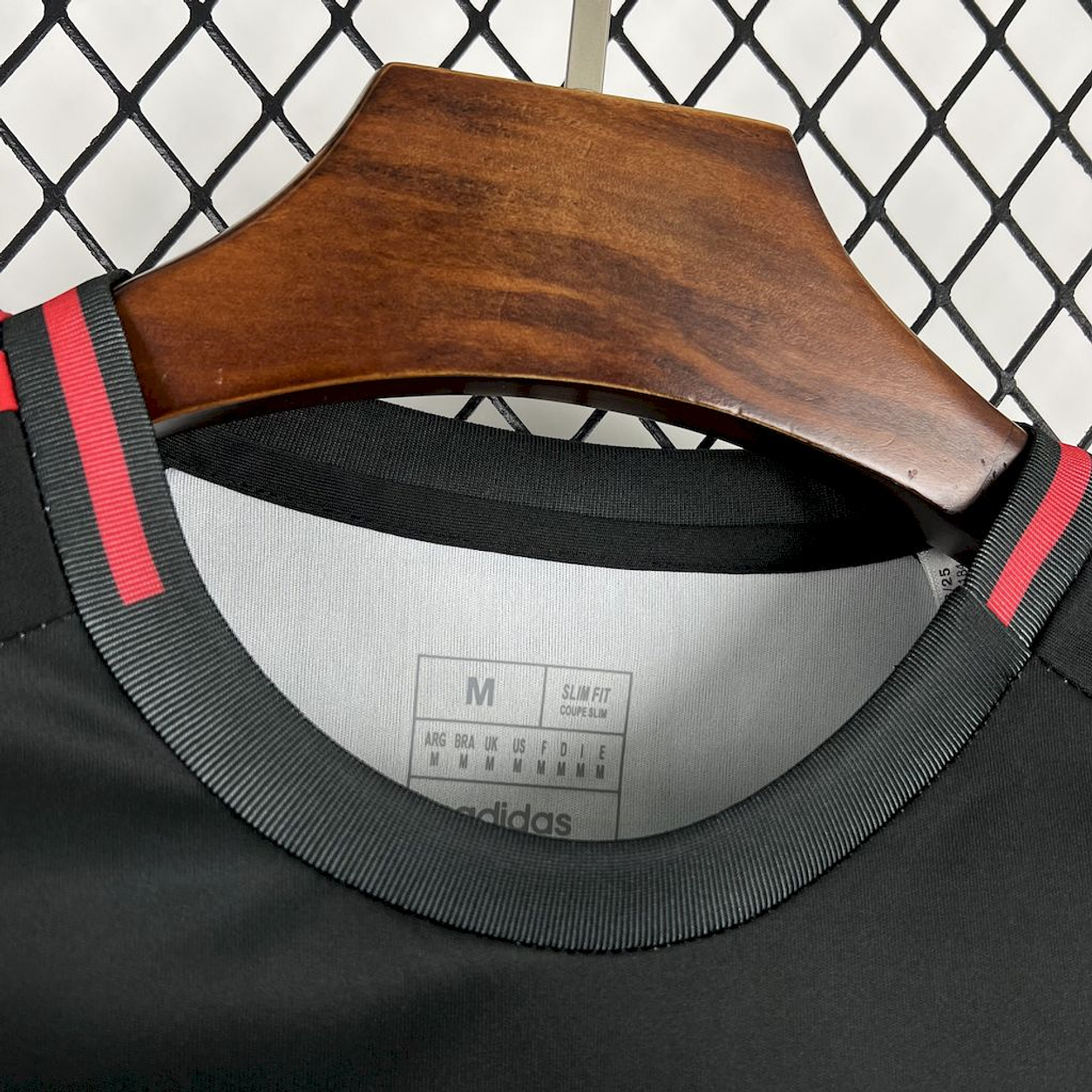 Camisola concept vermelha e preta 25/26