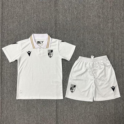 Conjunto infantil Vitória de Guimarães branca 24/25