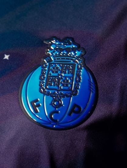 Camisola CELESTIAL especial azul de apoio à APAV 24/25