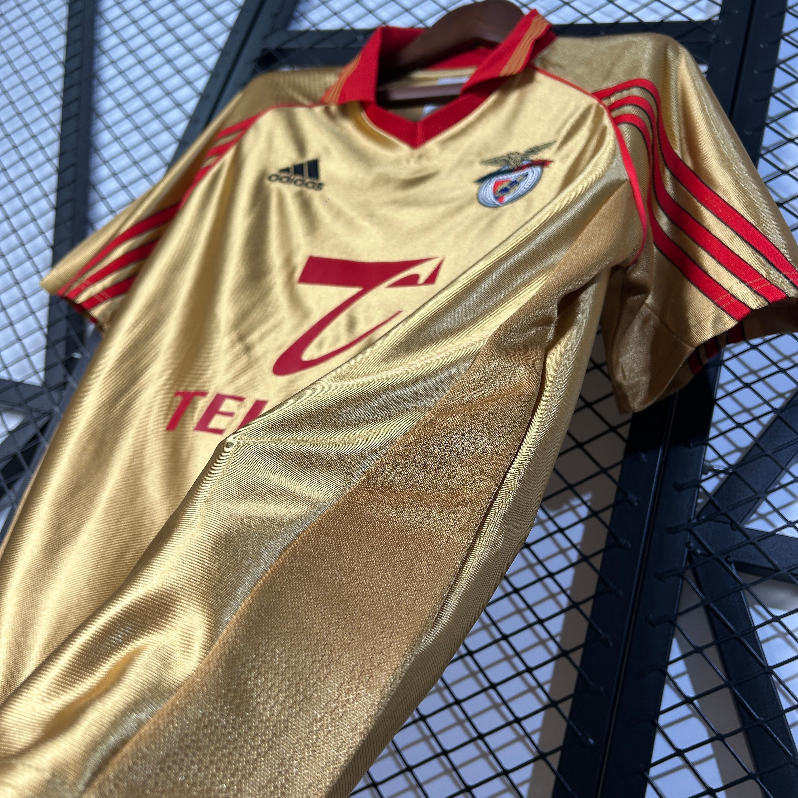 Camisola retro dourada Visitante 98/99