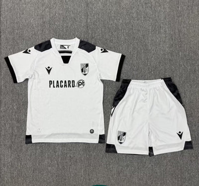 Conjunto infantil Vitória Guimarães Local branca 25/26