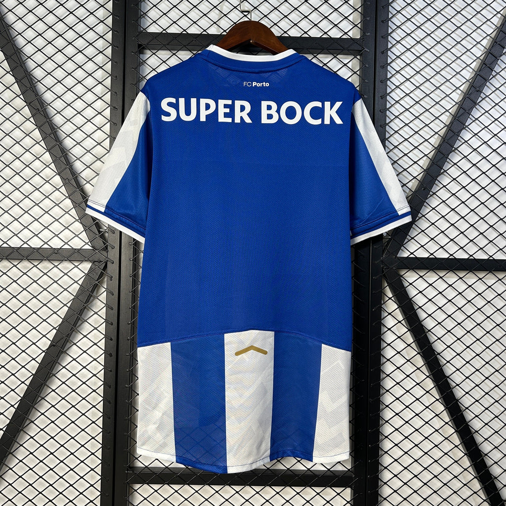 Camisola primeiro equipamento azul/branco 25/26 Emblema bordado