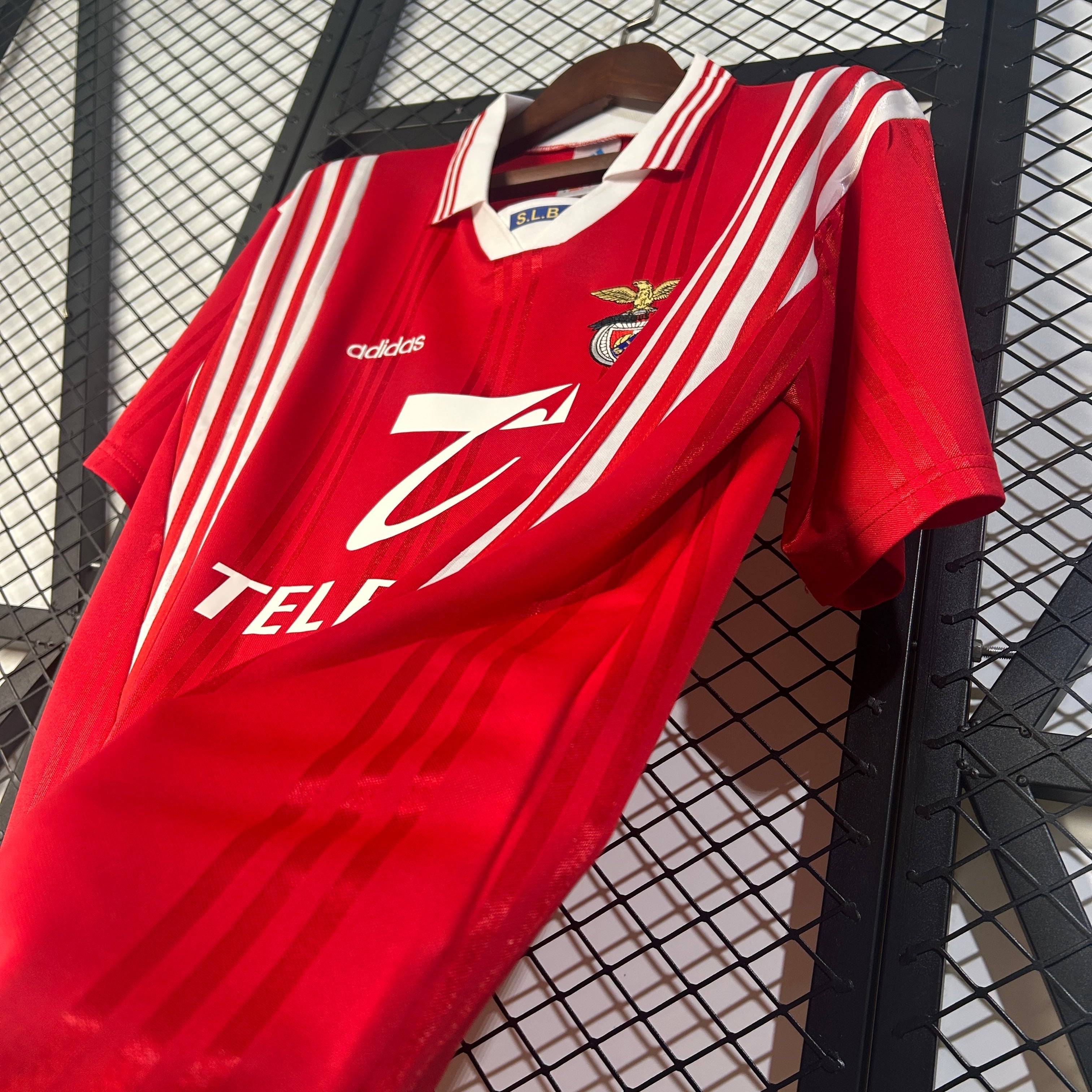 Camisola retro vermelha Local 1997/98