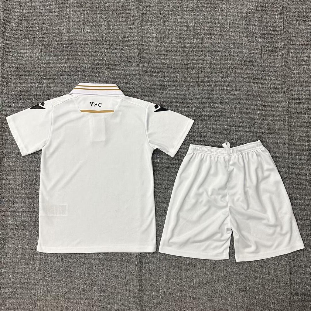 Conjunto infantil Vitória de Guimarães branca 24/25