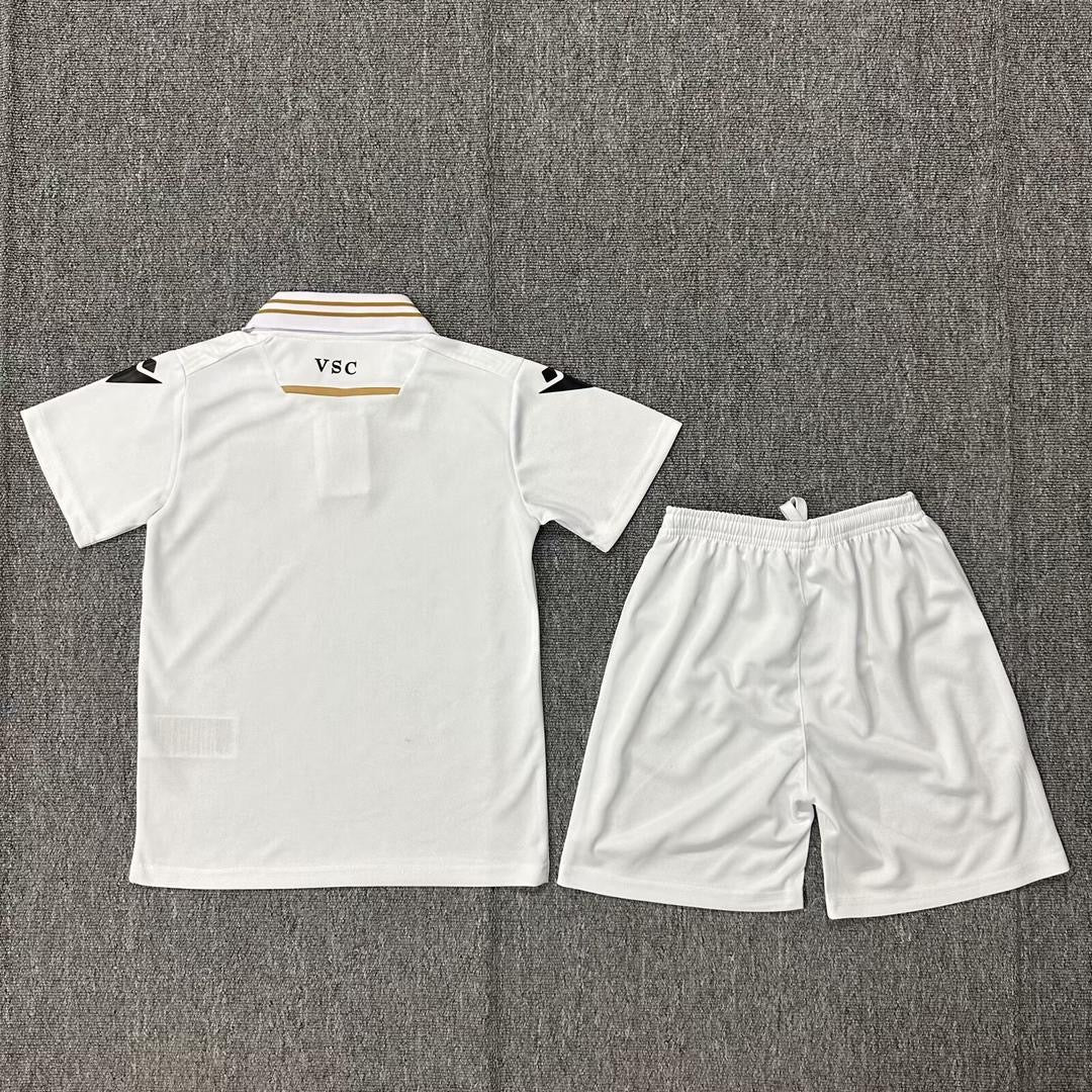 Conjunto infantil Vitória de Guimarães branca 24/25