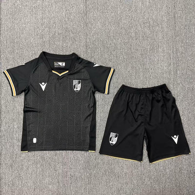 Conjunto infantil Vitória de Guimarães preta 24/25