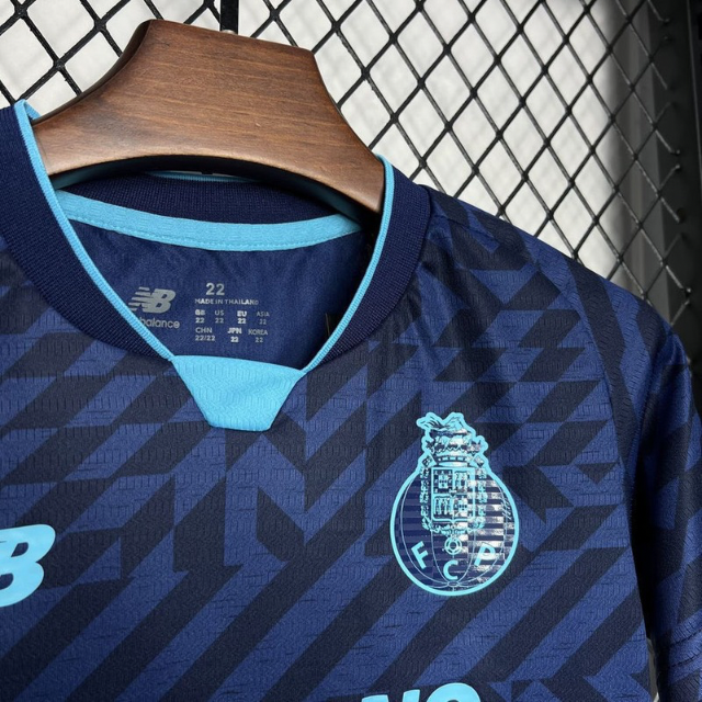 Conjunto infantil azul Tercera equipamento 24/25