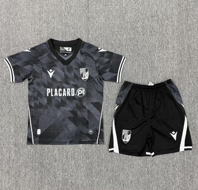 Conjunto infantil Vitória Guimarães Visitante preto 25/26