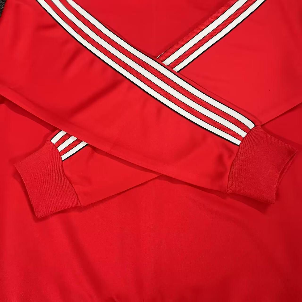 Conjunto blusa e calças S L B x Originals 25/26 fecho completo