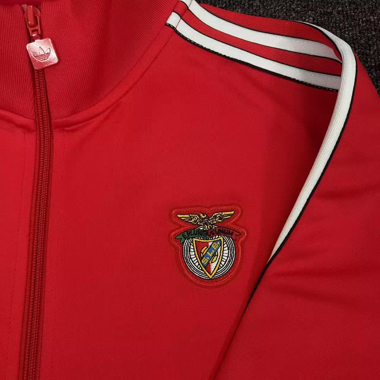 Conjunto blusa e calças S L B x Originals 25/26 fecho completo