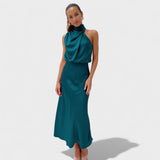 Albína - Saténová elegancia