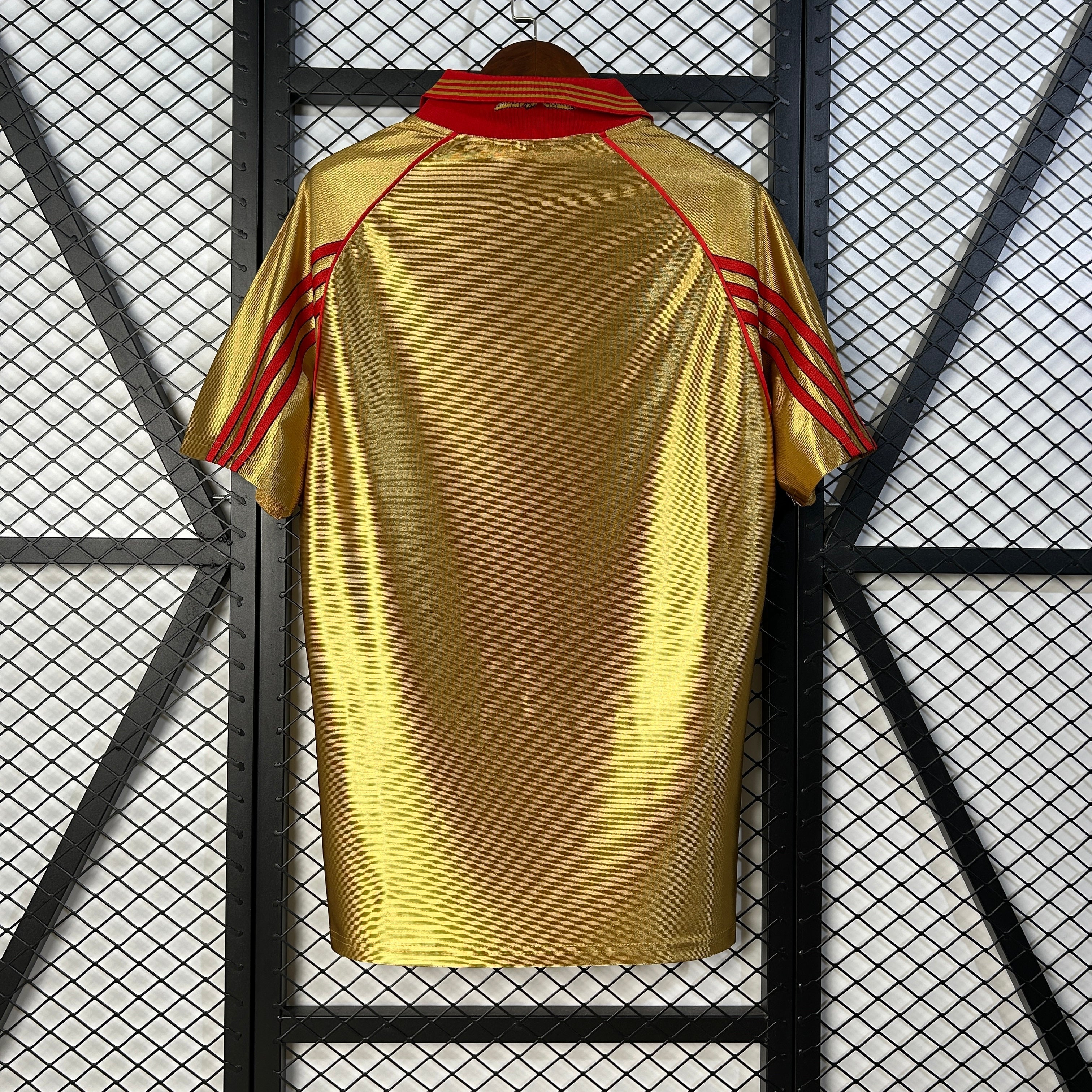 Camisola retro dourada Visitante 98/99