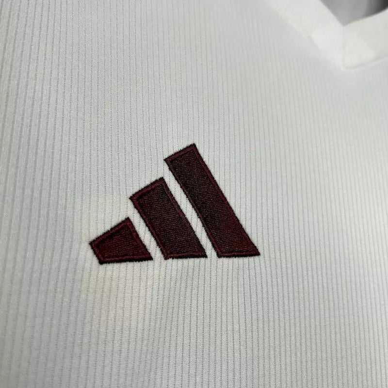 Aston Villa Visitante 24/25